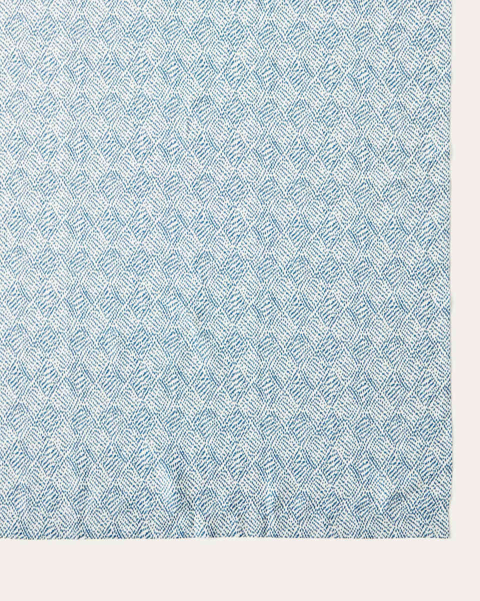 Duma Diamond Tablecloth, 70" x 144"